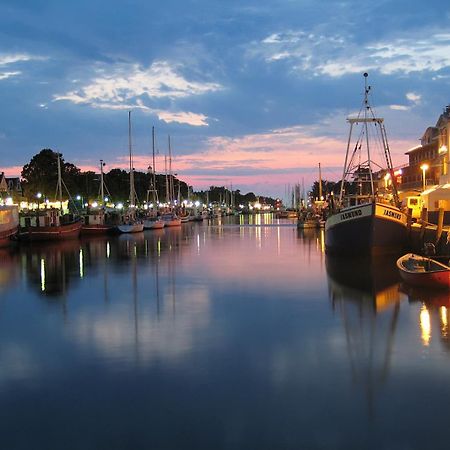 Strandpalais/Meerblick Rostock Bagian luar foto